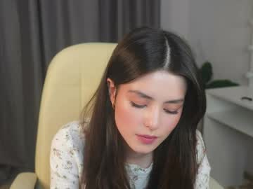 girl
        lucky_forme cam image #4172314