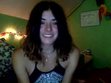 girl
        janicepepper cam image #133922