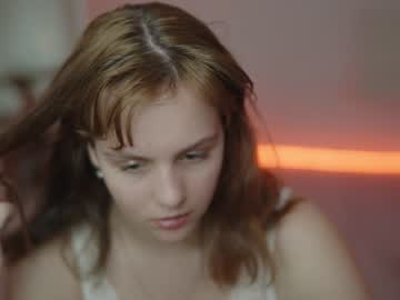 girl
        belkast_21 cam image #2225909