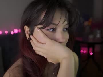 girl
        greeny_mat cam image #4226833