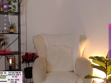 girl
        lucylia_ cam image #4308429