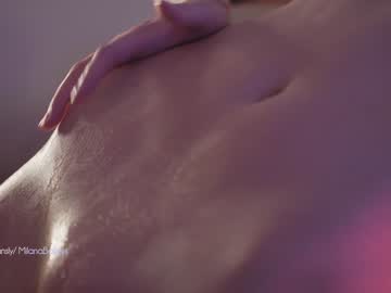 girl
        milanabaileys cam image #1856335