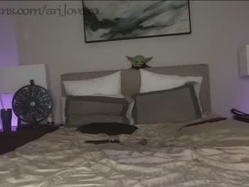 couple
        ari_lovexo cam image #531956