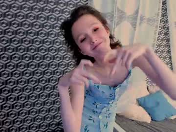 girl
        hailiemills cam image #167816