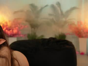 girl
        kittycaitlin cam image #3452940
