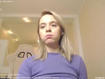 girl
        honey_sunshine cam image #2711048