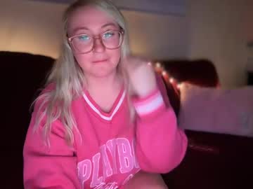 girl
        vanillapuddingpie cam image #4544381