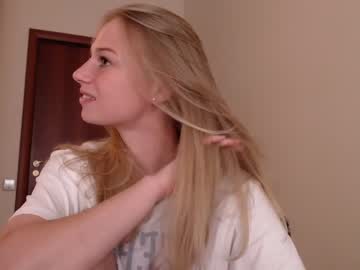girl
        magic_couple13 cam image #1553013