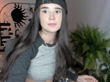girl
        lonelly_lolly98 cam image #176217