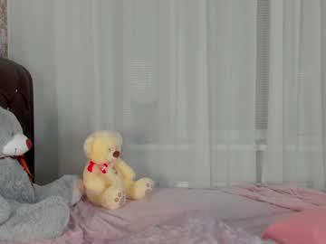 girl
        angelina_new cam image #140667