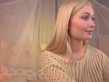 girl
        white_godness cam image #4422640