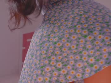 girl
        nicolle_mitchelle cam image #3522436