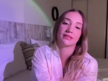 girl
        mrsjuicyass cam image #1841921