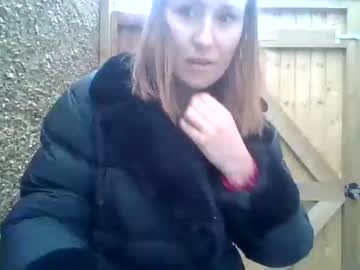 girl
        eatmypie69 cam image #2070687
