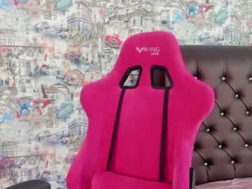 girl
        angelina_new cam image #1067854