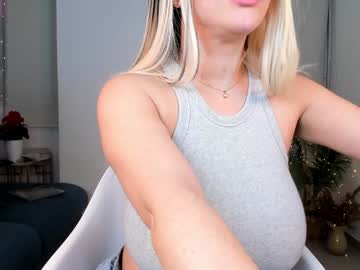 girl
        ann__w cam image #4242385