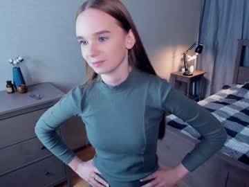 girl
        gwen_sunrise cam image #3570617