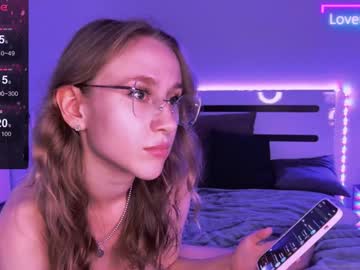 girl
        pinkfanlissa cam image #3171174