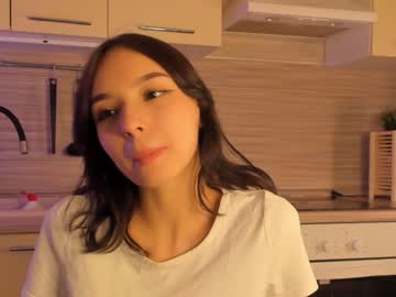 girl
        aimeerogers cam image #788699