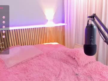 girl
        little_effy18 cam image #1733058