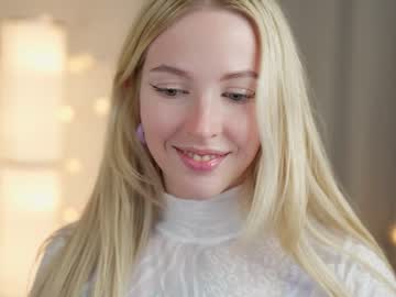 girl
        my_stella cam image #1799584