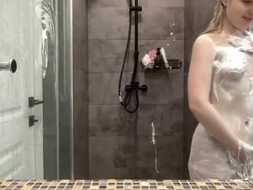 girl
        elsa_jeanie cam image #4373629