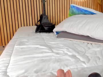 girl
        little_effy18 cam image #2843150