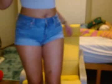 girl
        emma_peaches18 cam image #3079175