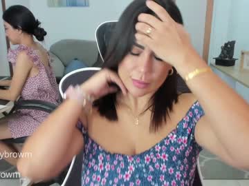 couple
        emillybrowm cam image #2304544