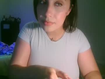 girl
        queenouid cam image #3457703