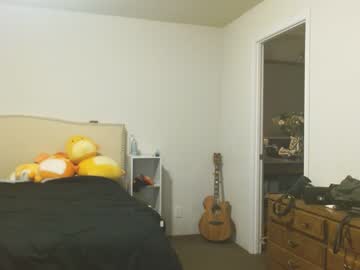 couple
        bunnycat323 cam image #1121637