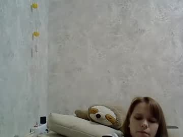 girl
        the_partisan cam image #2577211