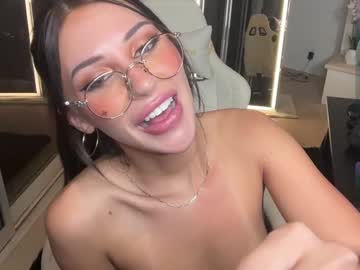 girl
        itskassielee cam image #3735533