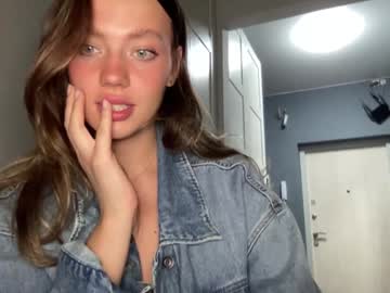 girl
        angel_from_sky cam image #3023767