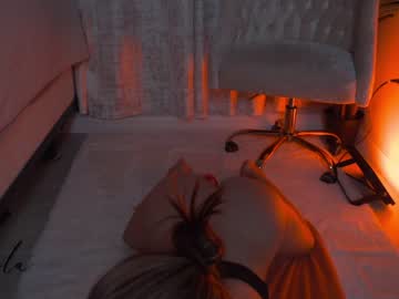 girl
        lola_jd cam image #1239088