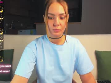 girl
        mia___more cam image #698912