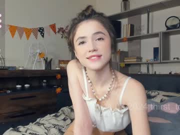 girl
        thirst_to_love cam image #3617302