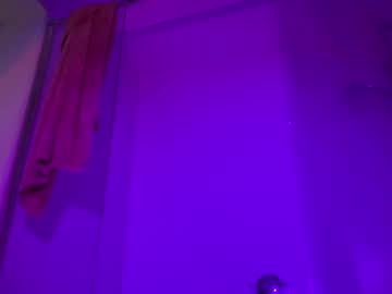 girl
        peachy_paige cam image #3769535