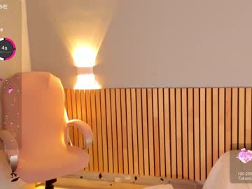 girl
        little_effy18 cam image #2814740