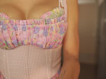 girl
        honeyco57 cam image #2597884