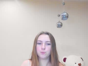 girl
        emily_siu cam image #1784977