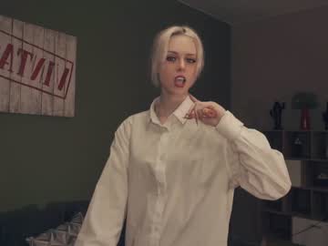 girl
        audreycarvin cam image #2415112