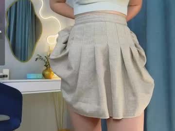 girl
        moonivy cam image #4200455