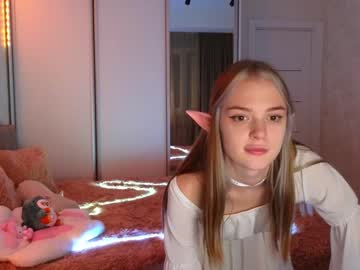 girl
        cyberslime cam image #1869630