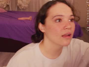 girl
        chery_lady22 cam image #991492