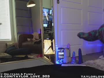 girl
        taylor_love_303 cam image #2965637
