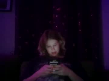 girl
        bbyalice18 cam image #211735