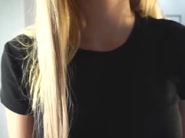 girl
        pollycilley cam image #3261603