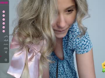 girl
        theellenshow cam image #597356