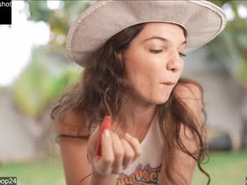 girl
        loollypop24 cam image #2019044